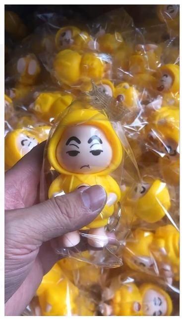 Shinchan MoodFlip Expressions Keychain